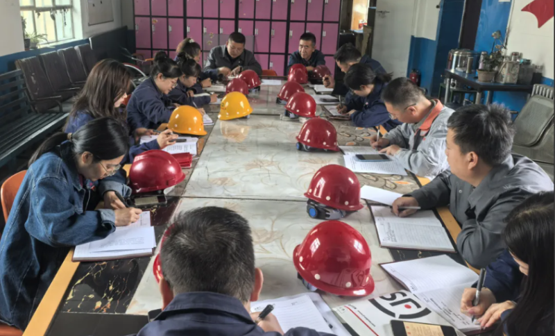工投公司机关党支部发展&ldquo;践行八项划定守初心 淬炼风格本色担使命&rdquo;主题党日活动