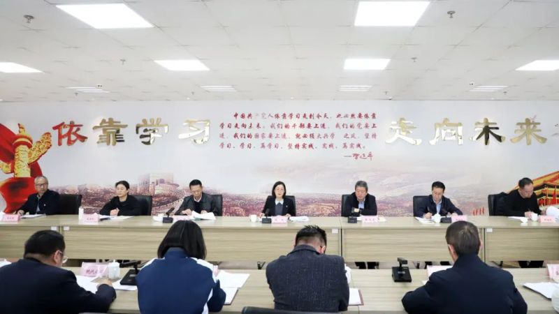 省k8凯发官网集团党委理论进建中心组（扩大）深刻贯彻中央八项划放心灵进建教育想书班毕业